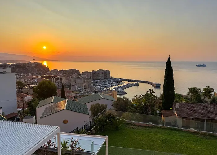 Mont Des Olives - Cap D'ail- App6 *